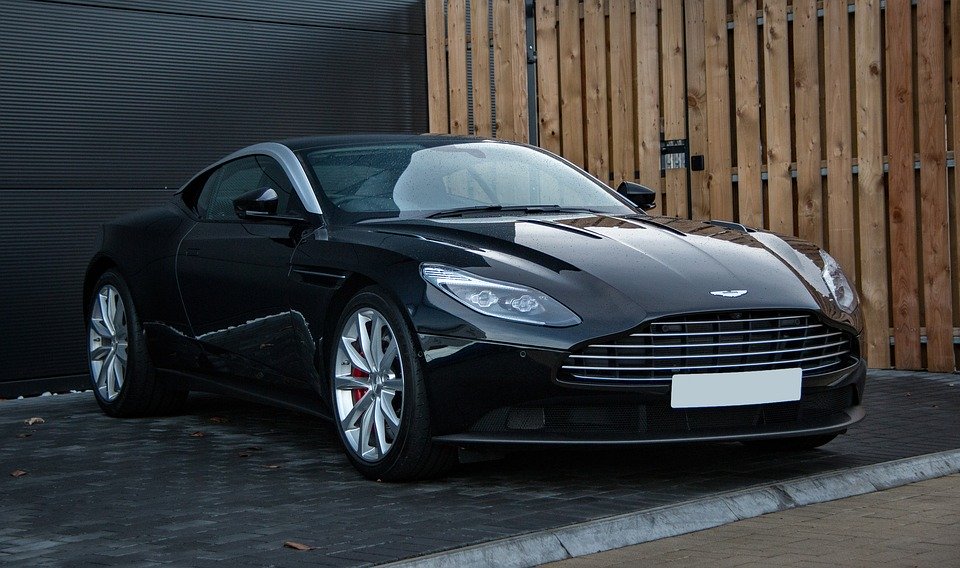 Aston Martin DB11