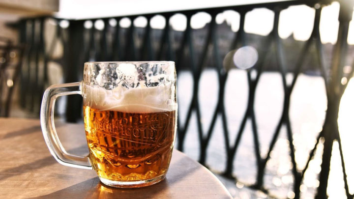 Bière sur le balcon