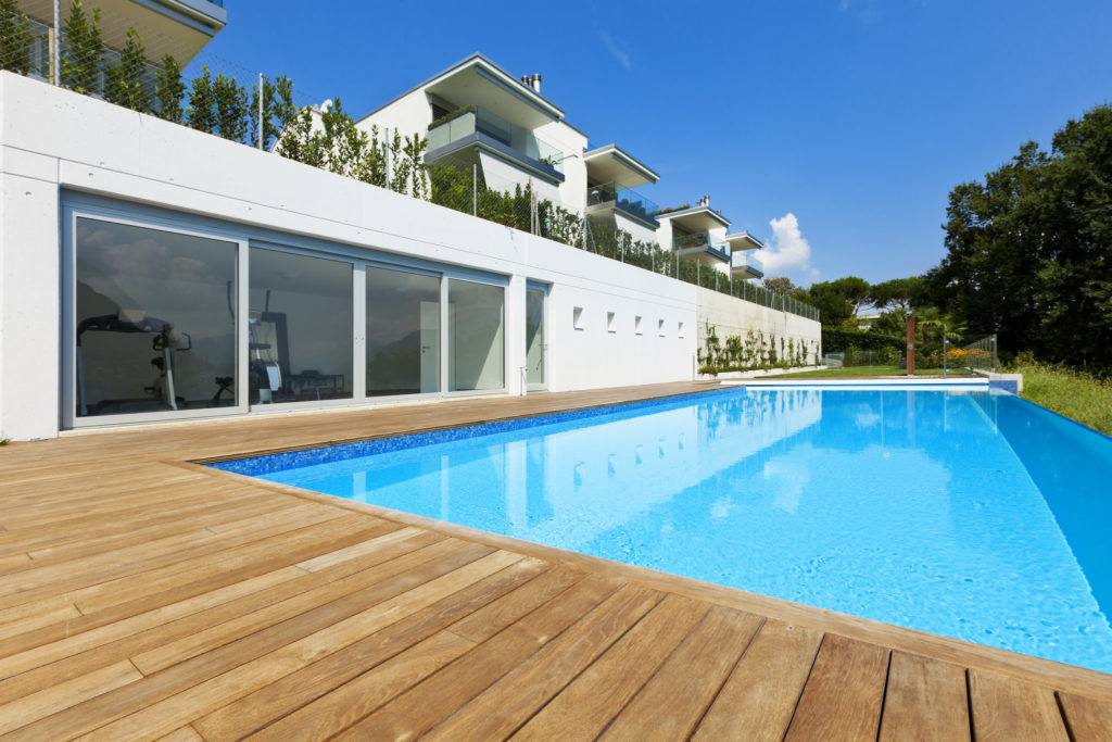 Terrasse en bois piscine